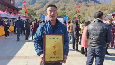 2025年，甘肃省陇南市康县天麻麻王评比及招商会在阳坝召开。三河坝镇斜坡村天麻种